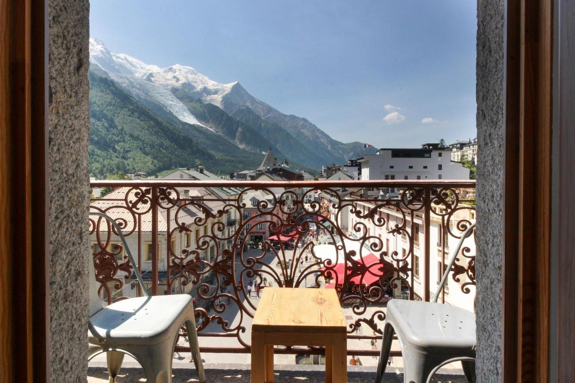 Nook 42 - The Loft - Central 2Br W/ Balcony Views Шамоні Екстер'єр фото